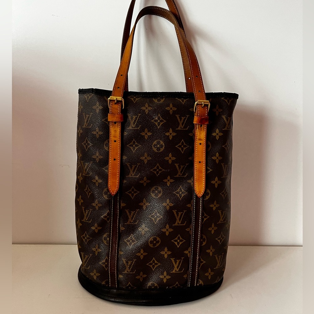 Beautiful Louis Vuitton Monogram Bucket GM Bag